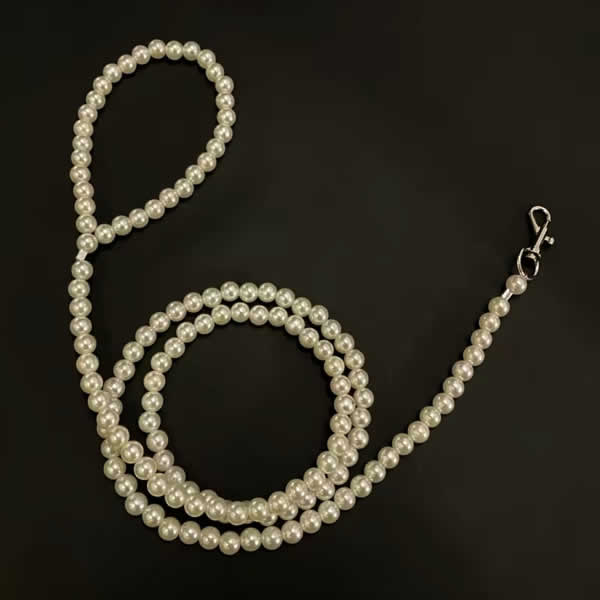 white pearl leash